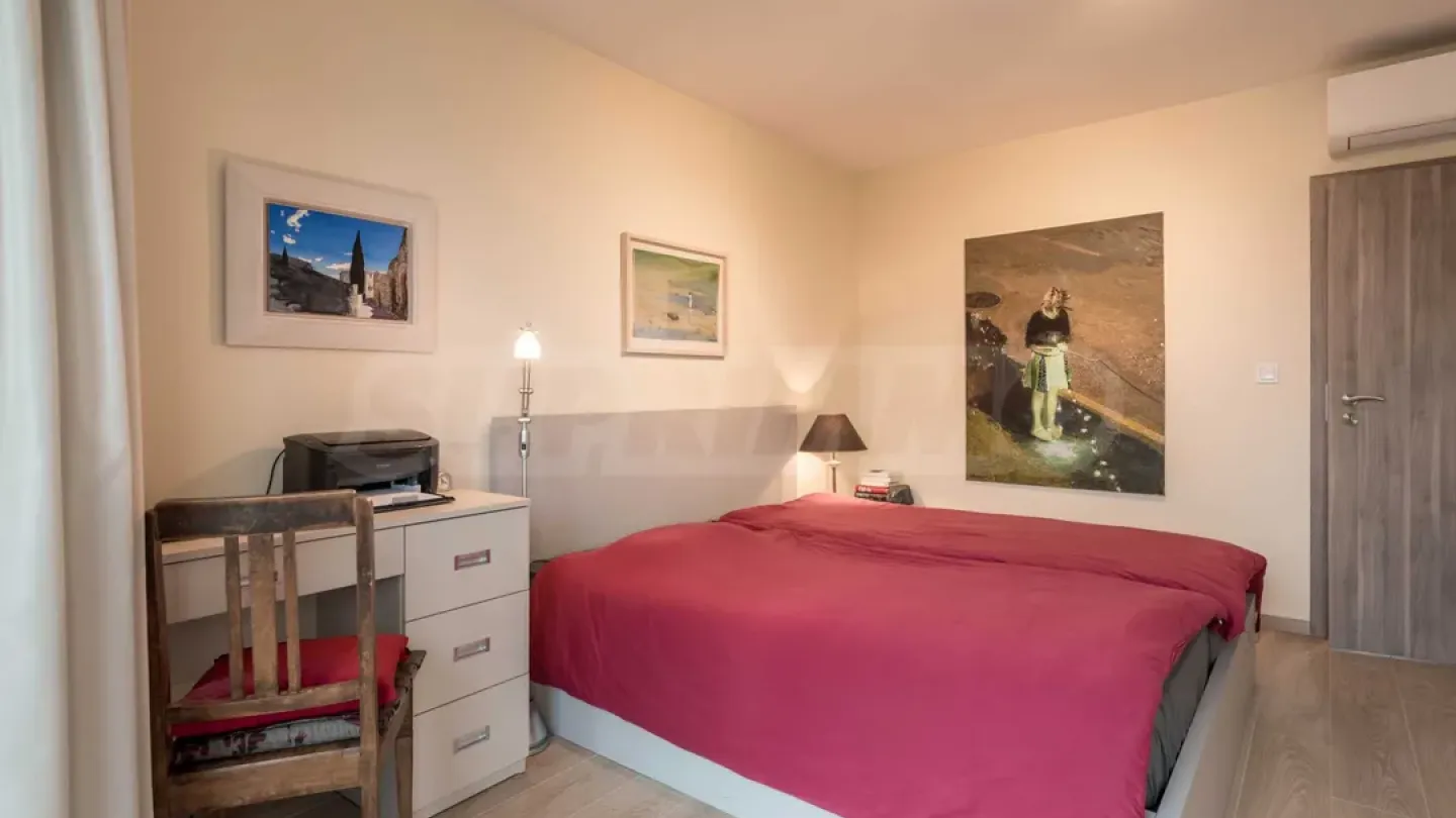 Spacious Sea View Apartment in Varna Center - Image 4