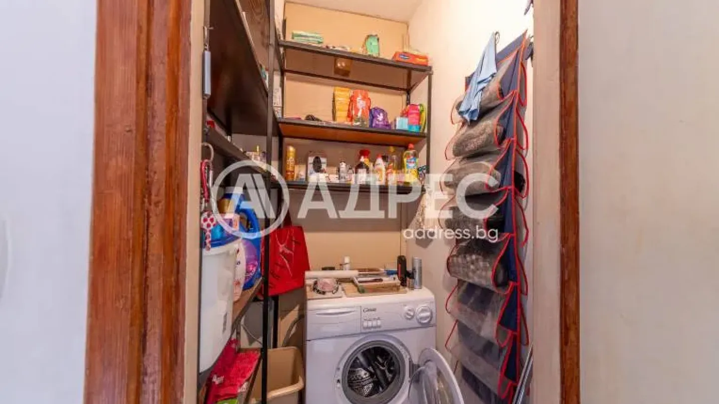 Spacious Fully Furnished Three-Bedroom Apartment for Sale in Varna's Mladezha District - Image 4