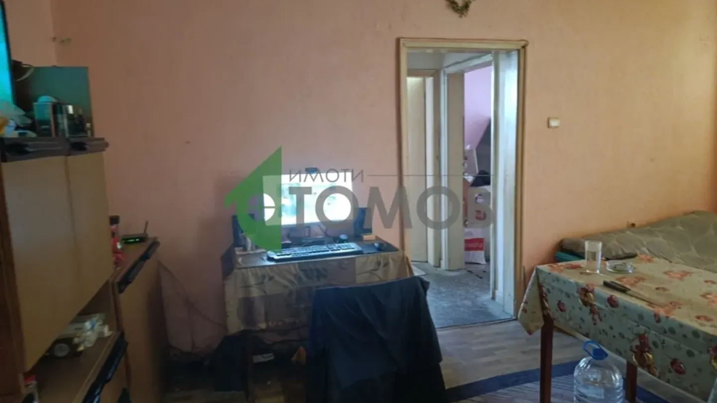 Spacious 3-Bedroom Apartment in Central Stara Zagora for Sale - Image 3