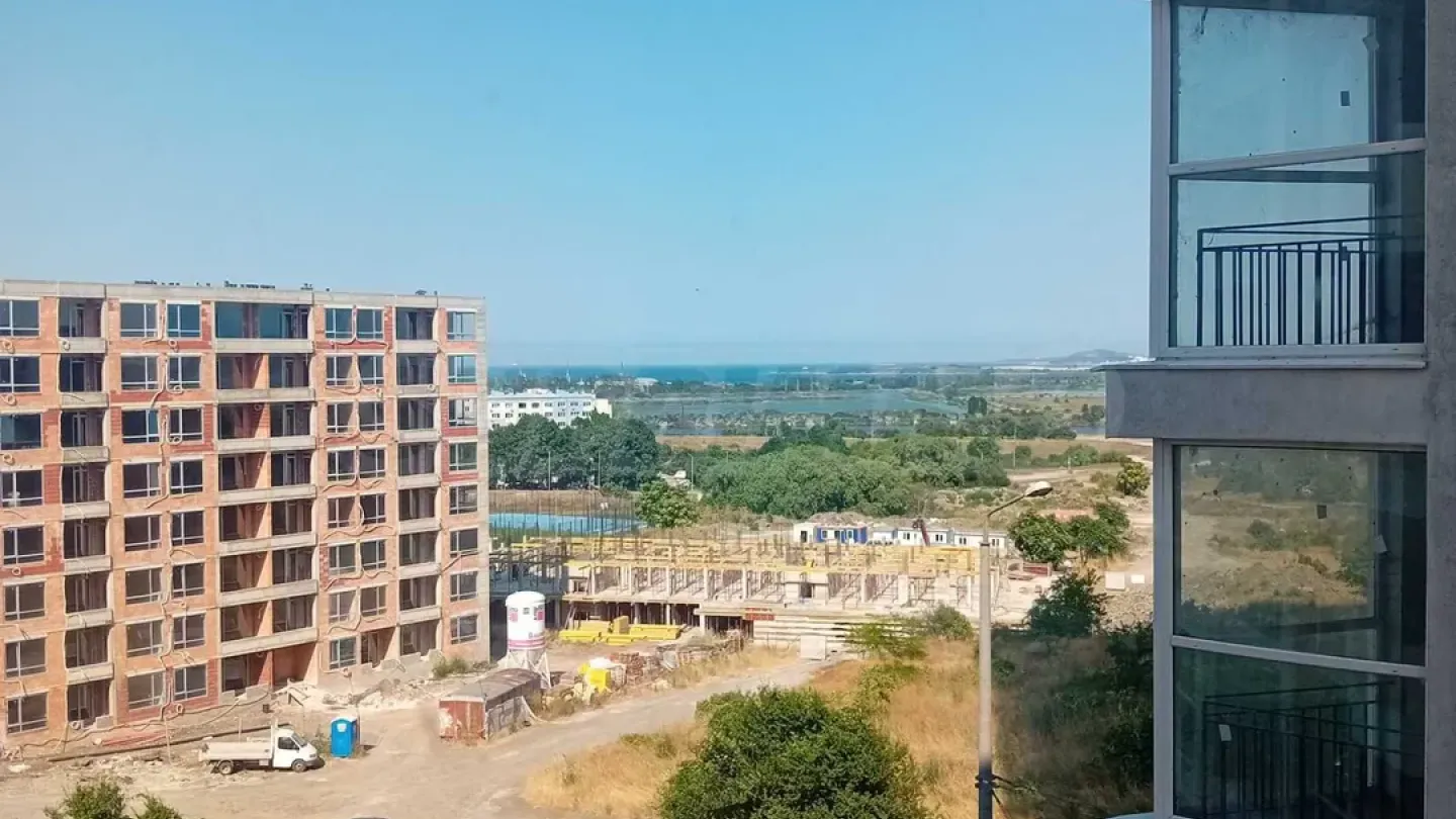 Spacious New Apartment in Burgas "Meden Rudnik" District - Image 2