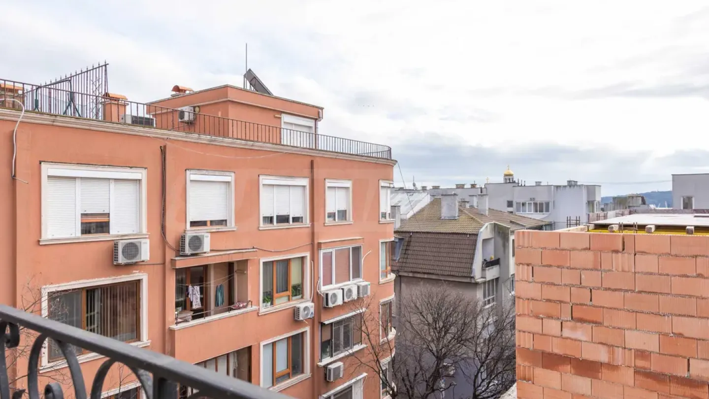 Luxury Fully Furnished Mezonet in Varna City Center - Image 3