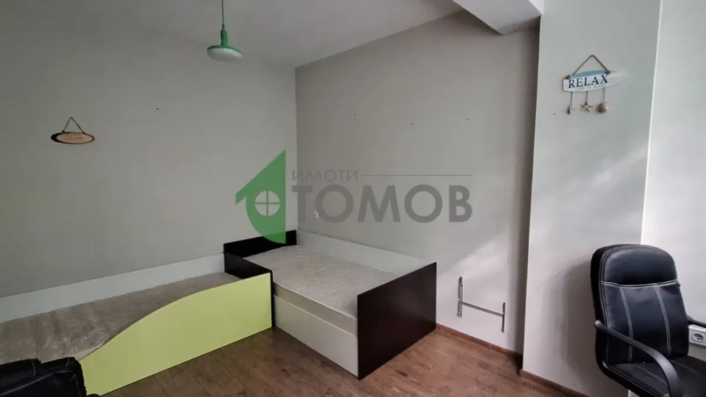 Spacious Three-Bedroom Apartment in Sought-After Stara Zagora - Image 5