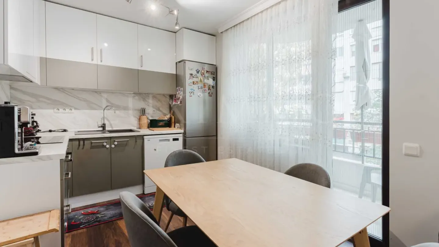 Spacious, Fully Furnished 2-Bedroom Apartment in Burgas' Izgrev District - Image 2