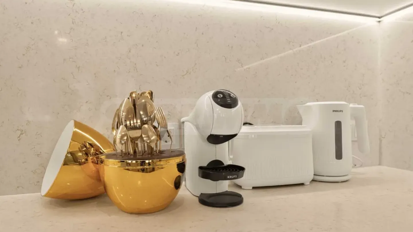 Luxury 3BR Apartment - Varna City Center - Image 3