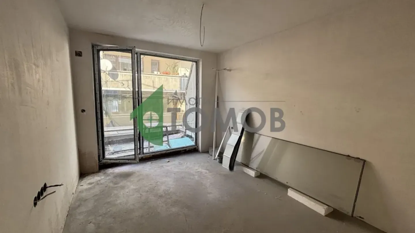 Spacious 3-Bedroom Apartment in Center of Stara Zagora - Act 14 - Image 3
