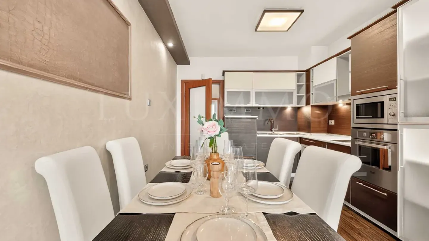 Spacious, Fully Furnished Apartment in Varna's Confuto District - Image 1