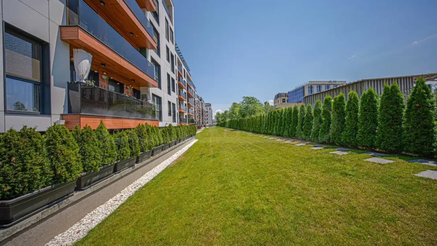 Spacious 3-Bedroom Flat in Sofia's White Quarter - Image 4