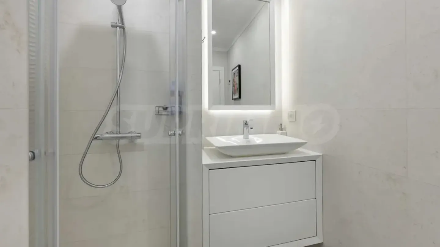 Luxury Varna Apartment - Fully Furnished, Prime Location - Image 4