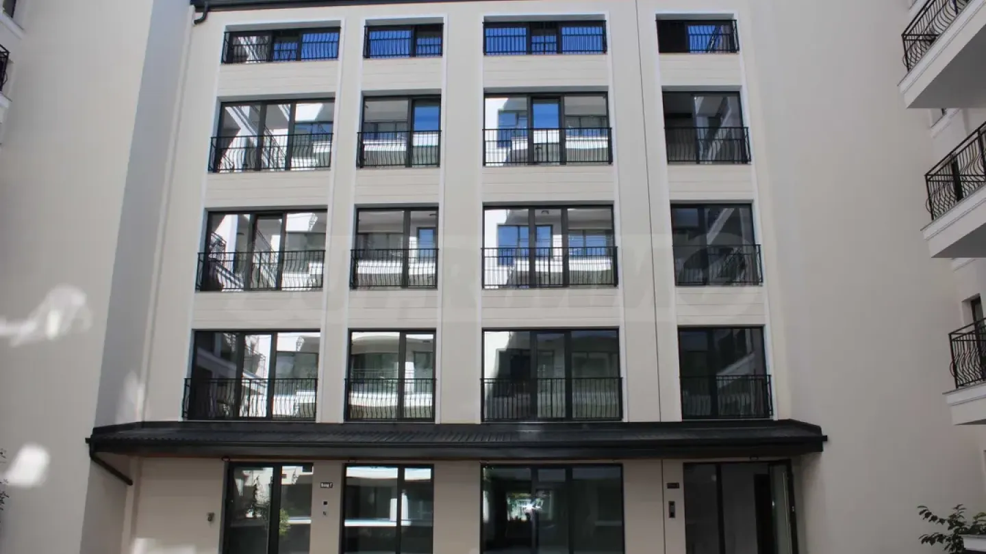 Spacious 1-Bedroom Apartment in Plovdiv City Center - Image 1