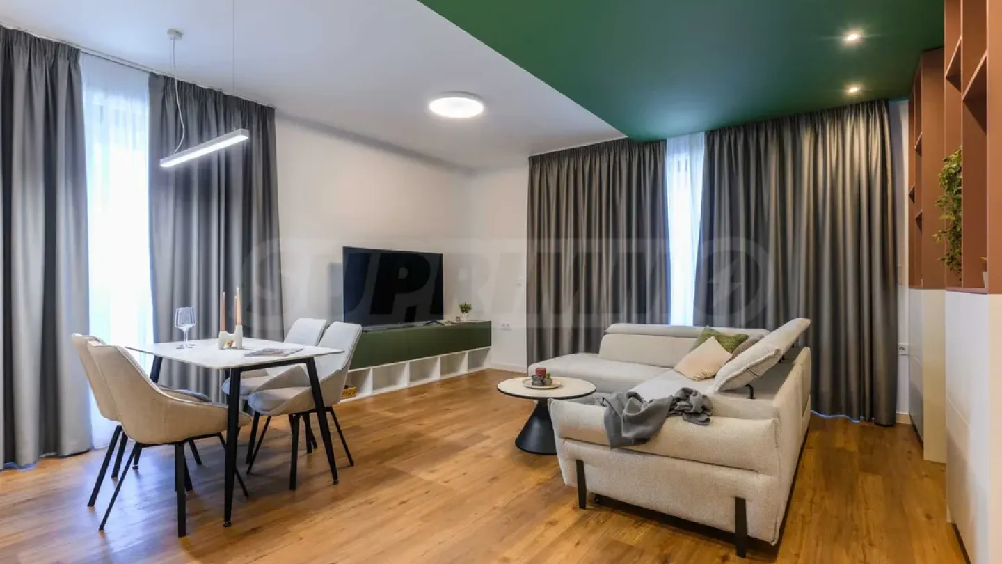 Spacious, Fully Furnished Apartment with Panoramic Terrace in Plovdiv - Image 2