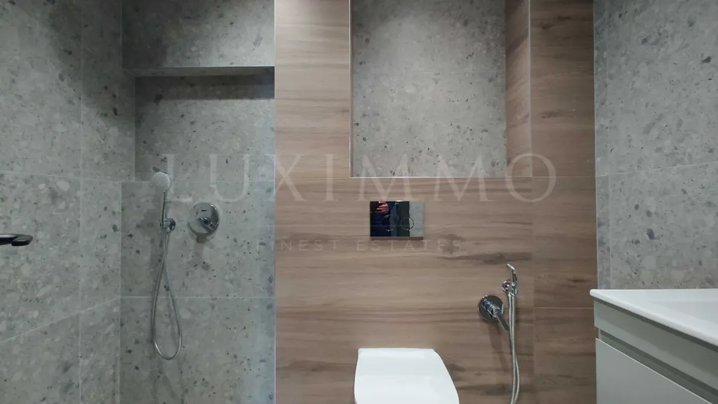 Stylish 2-Bedroom Apartment in Vitosha District, Sofia - Image 1