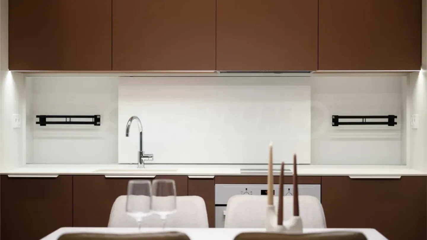 Spacious, Fully Furnished Apartment with Panoramic Terrace in Plovdiv - Image 4