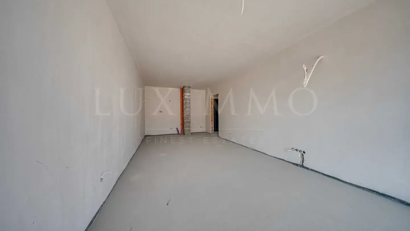 Spacious Two-Bedroom Apartment with South-Facing Yard in Malinova Dolina - Image 3