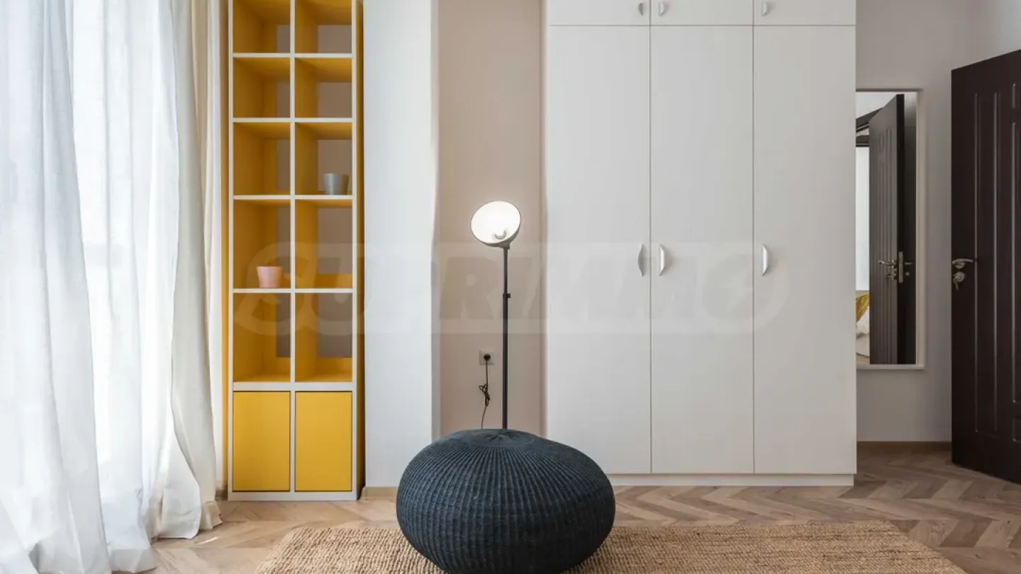 Stylish 3BR Apartment with Parking in Varna's "Tsvetyan" Quarter - Image 4