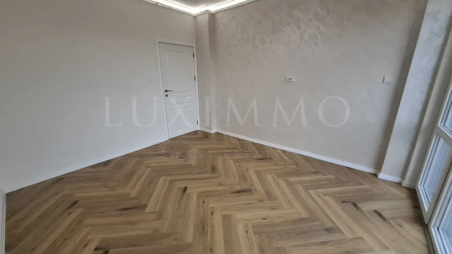 Stylish Renovated 2-Bed Apartment in Varna's Heart - €239,900 - Image 5