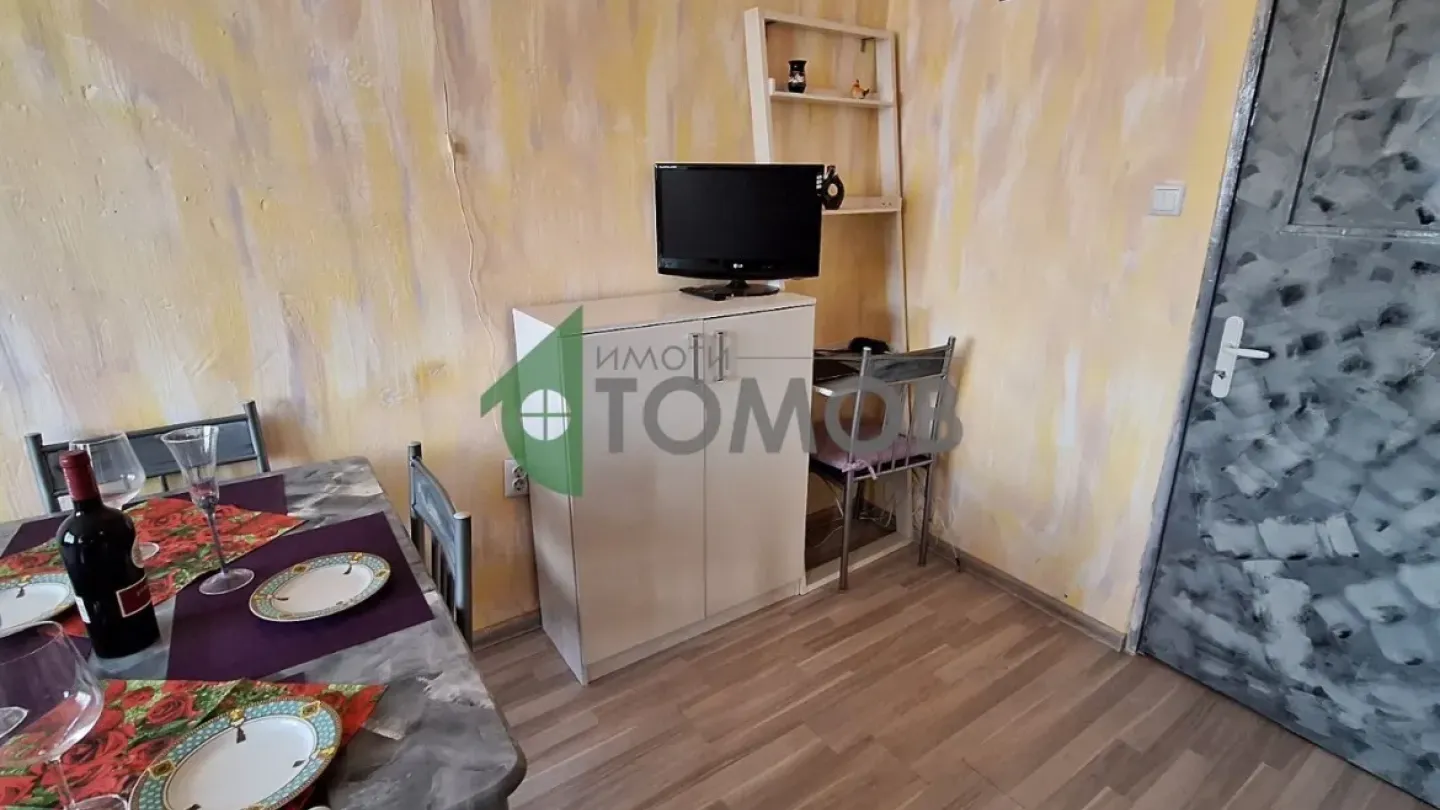 Spacious, Fully Furnished One-Bedroom Apartment in Stara Zagora - Image 1