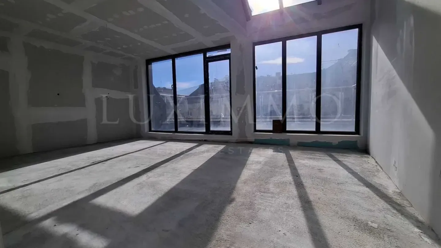 Spacious Maisonette with Terraces in Manastirski Livadi - Image 3