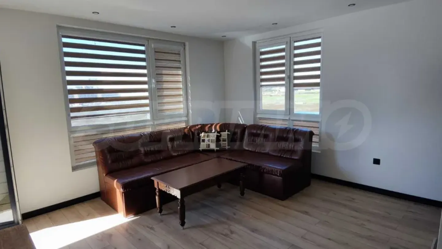 Spacious 2-Bedroom Apartment w/ Parking in Burgas - Image 1