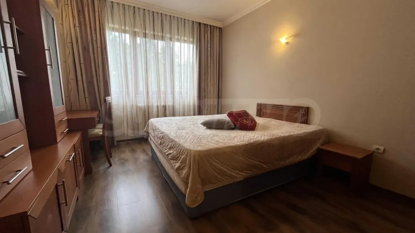 Spacious, Fully Furnished 3-Bedroom Apartment with Garage - Sofia - Image 1