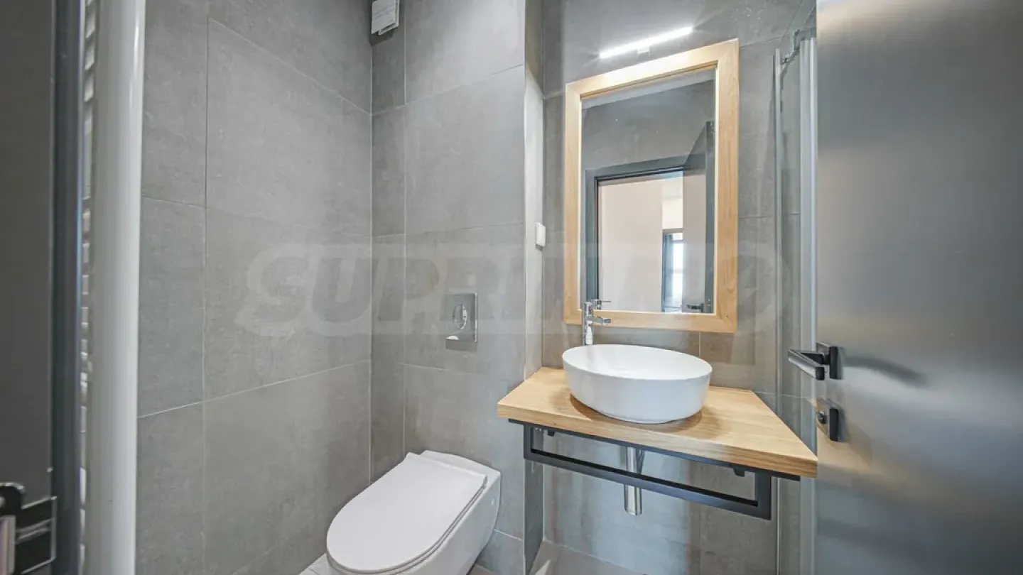 Spacious 3-Bedroom Flat in Sofia's White Quarter - Image 5