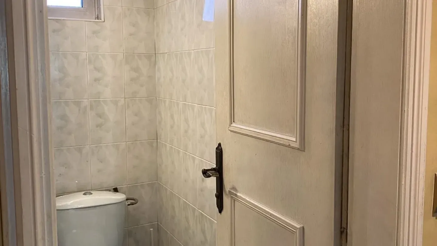 Spacious 3-Bedroom Apartment for Rent in Sofia's Heart - Image 5