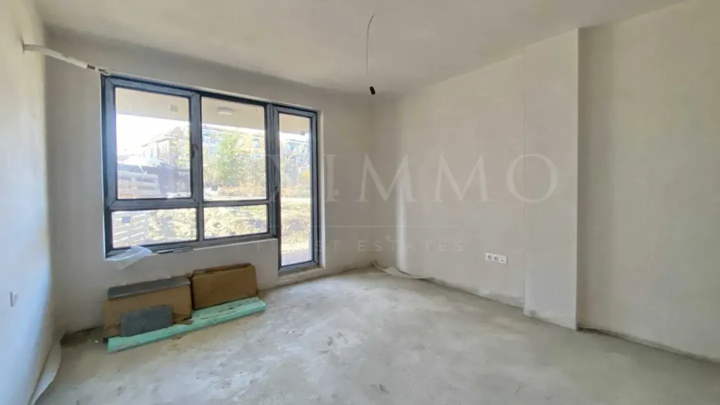 Spacious 1-Bedroom Apartment Near Danube with Terrace - Image 1