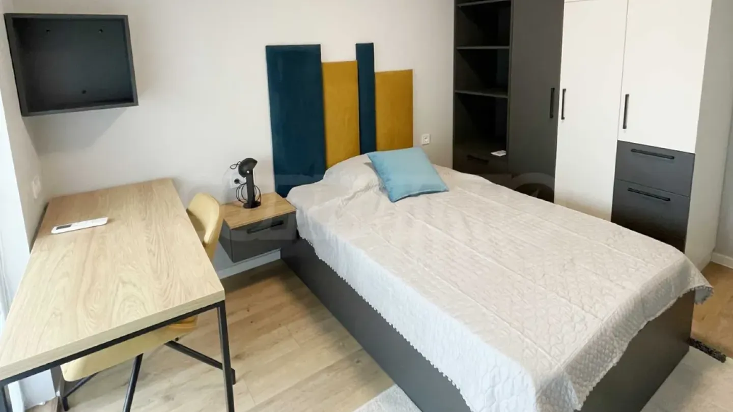 Spacious, Fully Furnished 3-Bedroom Apartment in Plovdiv, Bulgaria - Image 1