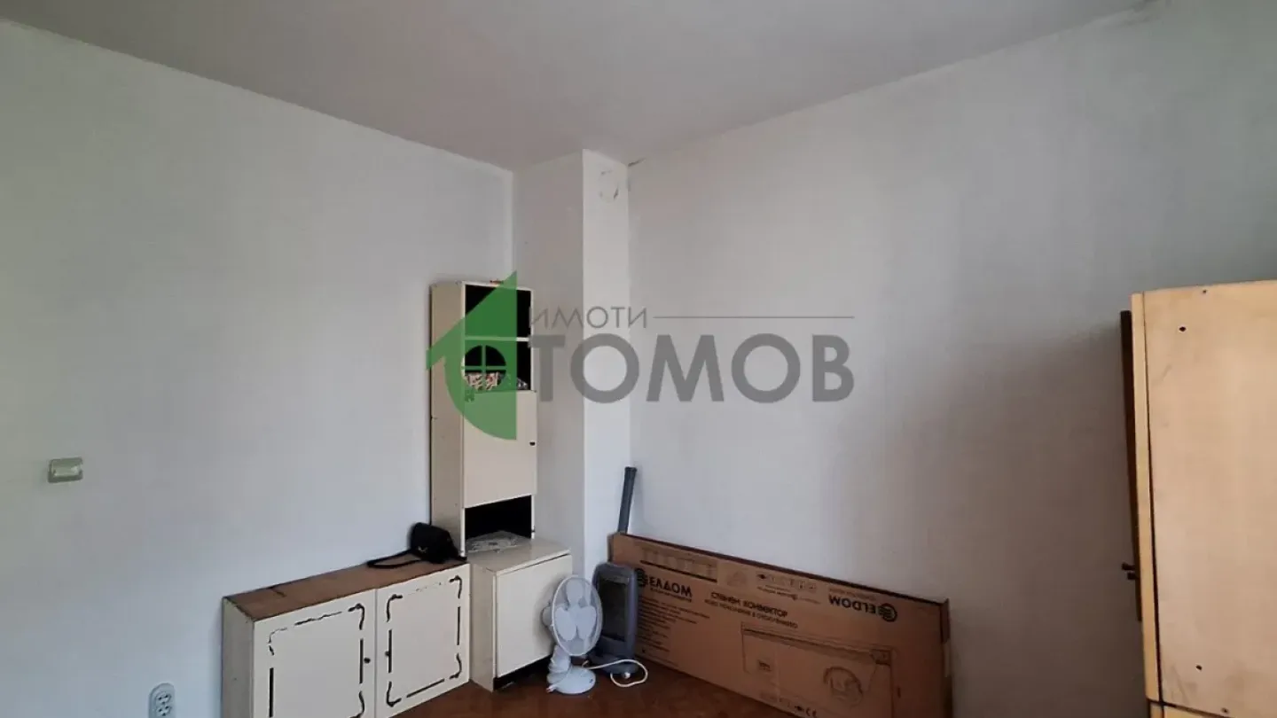 Spacious 3-Bedroom Apartment in Zheleznik, Stara Zagora - Image 1