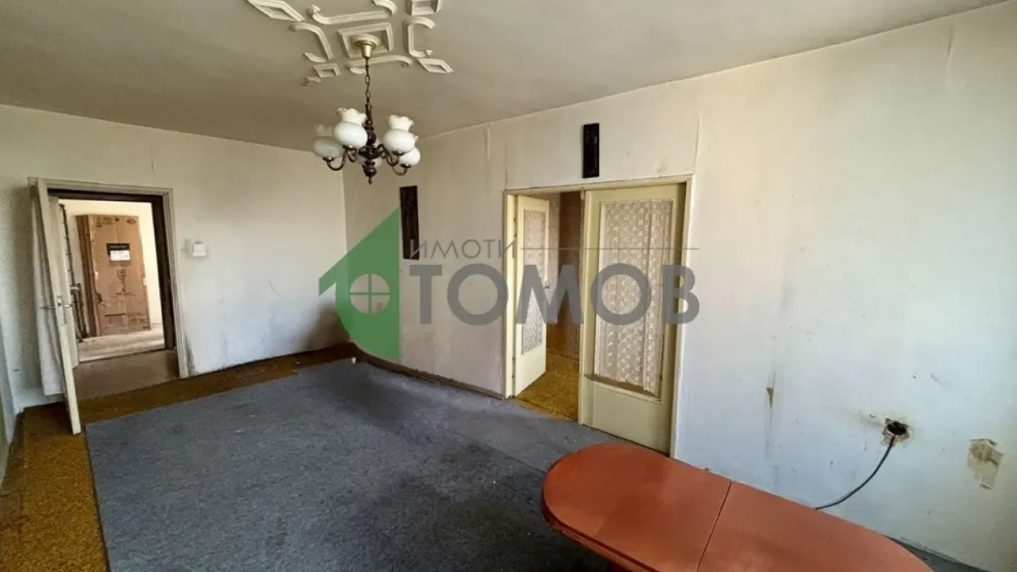 Spacious 3-Bedroom Apartment in Sunny Stara Zagora, Bulgaria - Image 3