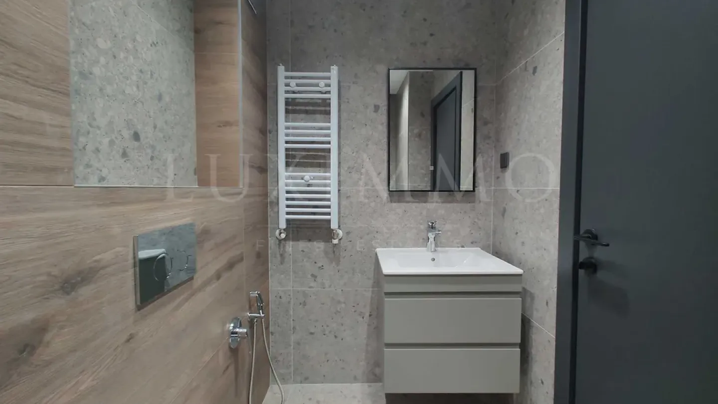 Stylish 2-Bedroom Apartment in Vitosha District, Sofia - Image 5