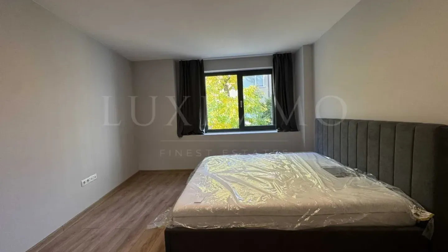 Stylish 2-Bedroom Apartment with Sea Views in Varna's Greek Quarter - Image 2