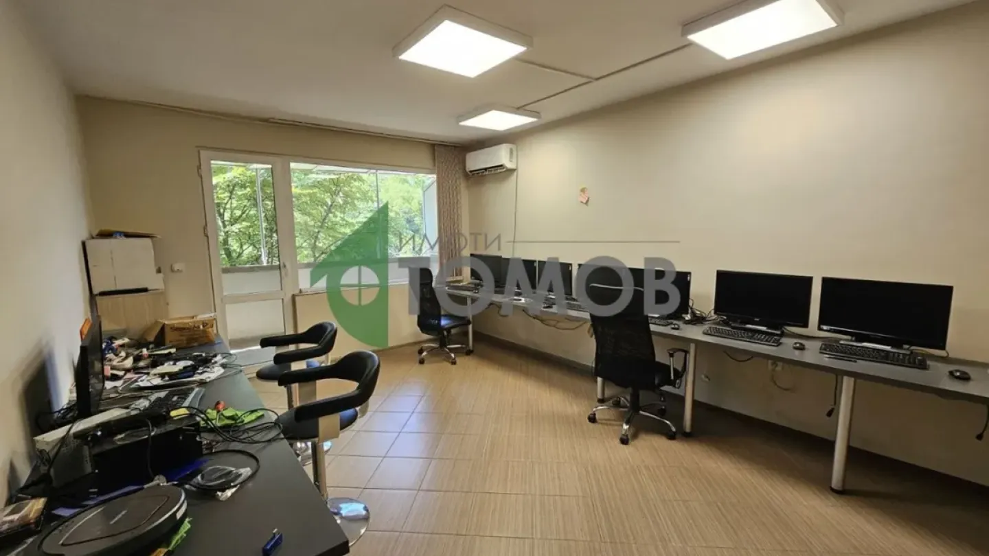 Spacious 1-Bedroom Apartment in Central Stara Zagora – 60m² - Image 1