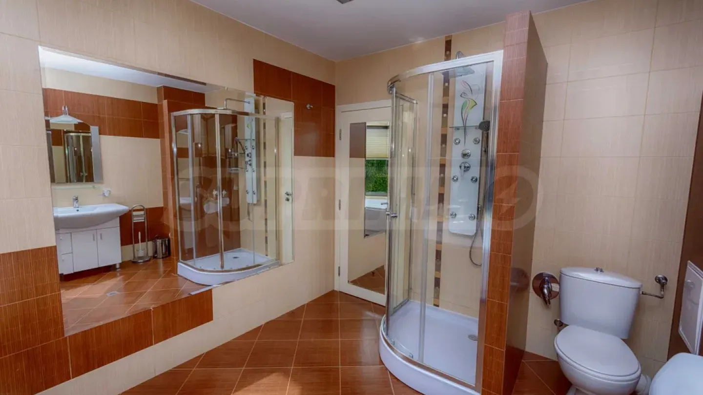 Spacious 3-Bedroom Apartment with River Views in Plovdiv - Image 4