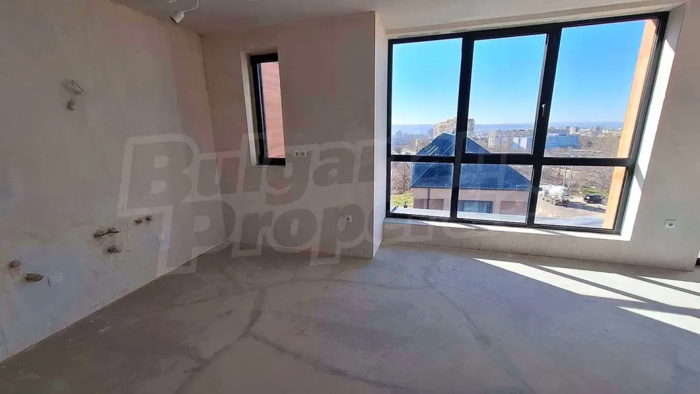 Spacious Varna Apartment with Excellent Location and Modern Amenities. - Image 1