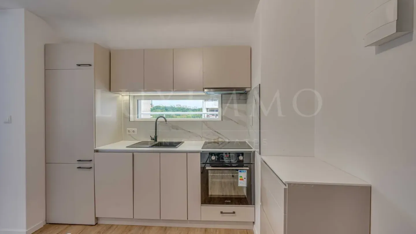 Stylish One-Bedroom Apartment in Sofia's Heart – Fully Furnished - Image 5