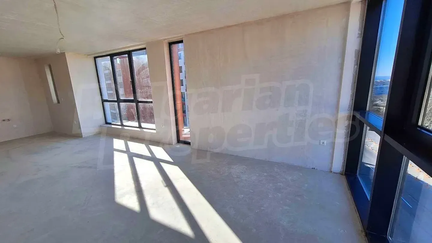 Spacious Varna Apartment with Excellent Location and Modern Amenities. - Image 5