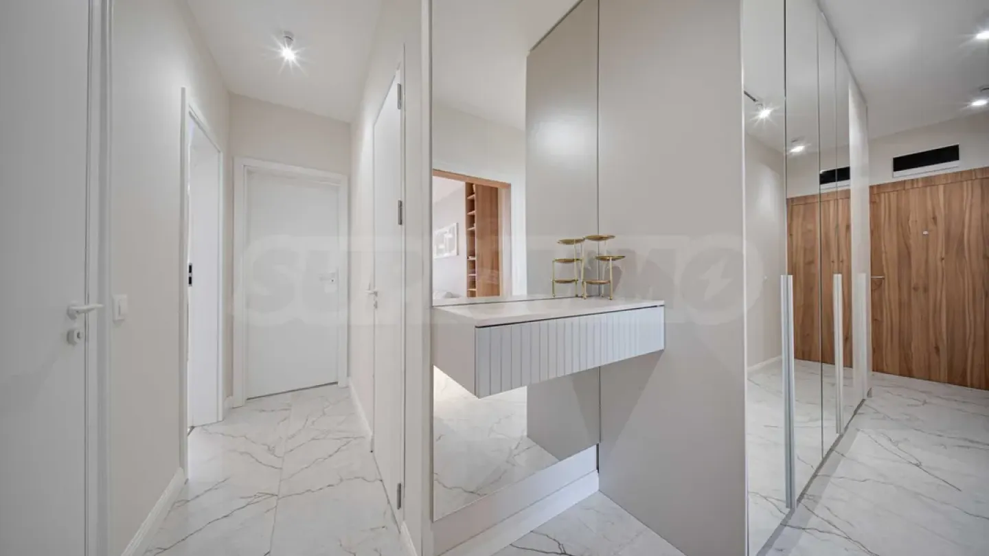 Spacious 2-Bedroom Apartment w/ Parking in Kr. Vada - Image 5