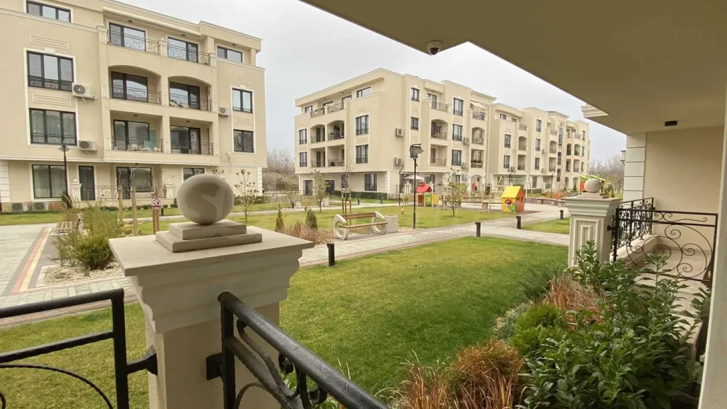 Stylish Three-Bedroom Apartment in Luxury Complex, Plovdiv - Image 2