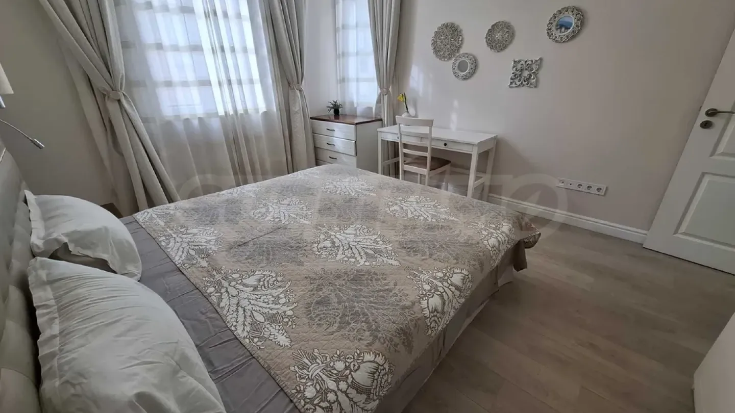 Luxury 3-Bedroom Apartment in Central Varna – Fully Furnished - Image 4