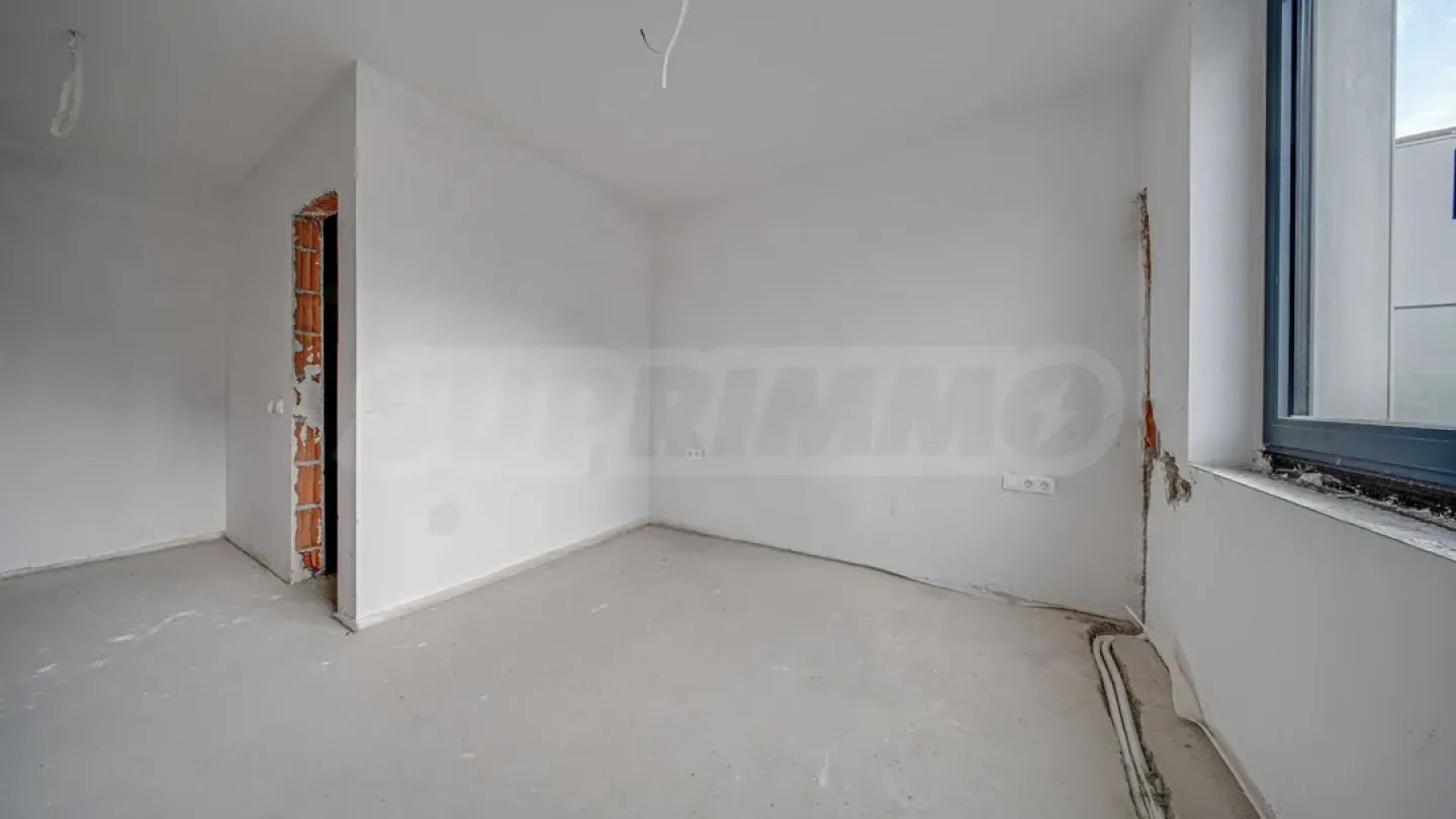 Spacious Sofia Apt w/ Panoramic Views & Garage - Image 4