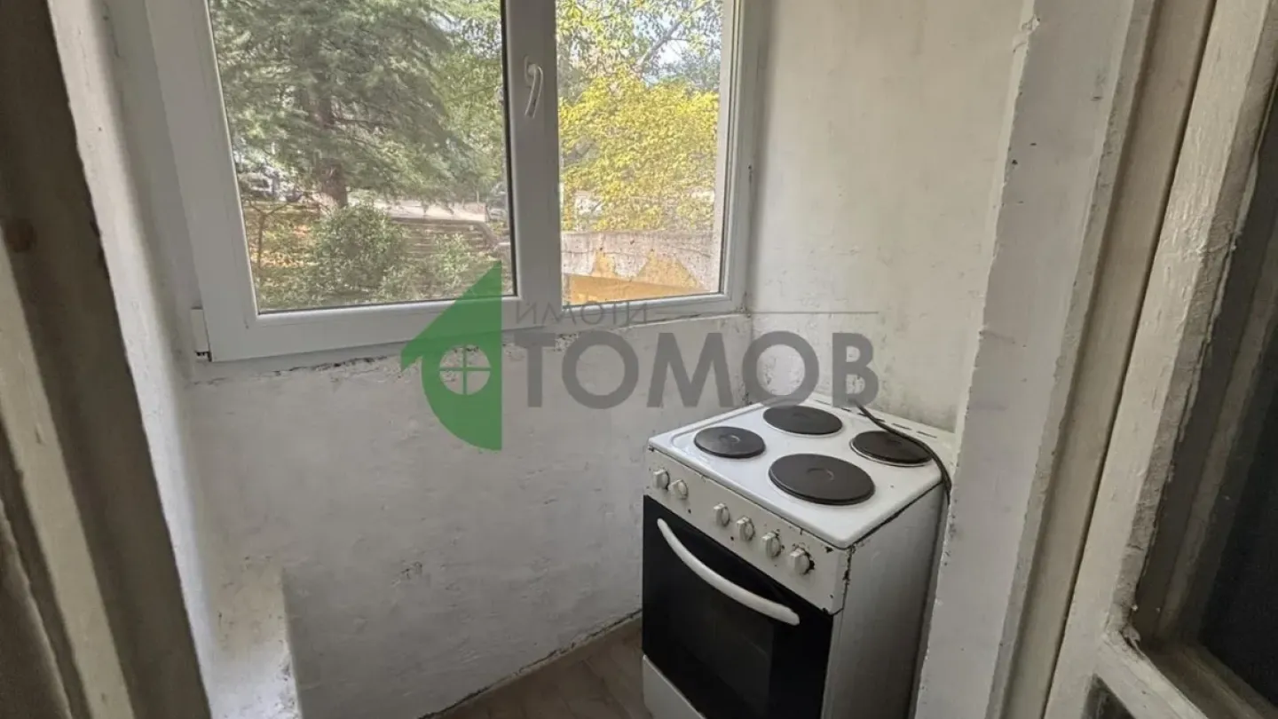 Spacious Fully Furnished 2-Bedroom Apartment in Stara Zagora, Bulgaria - Image 4