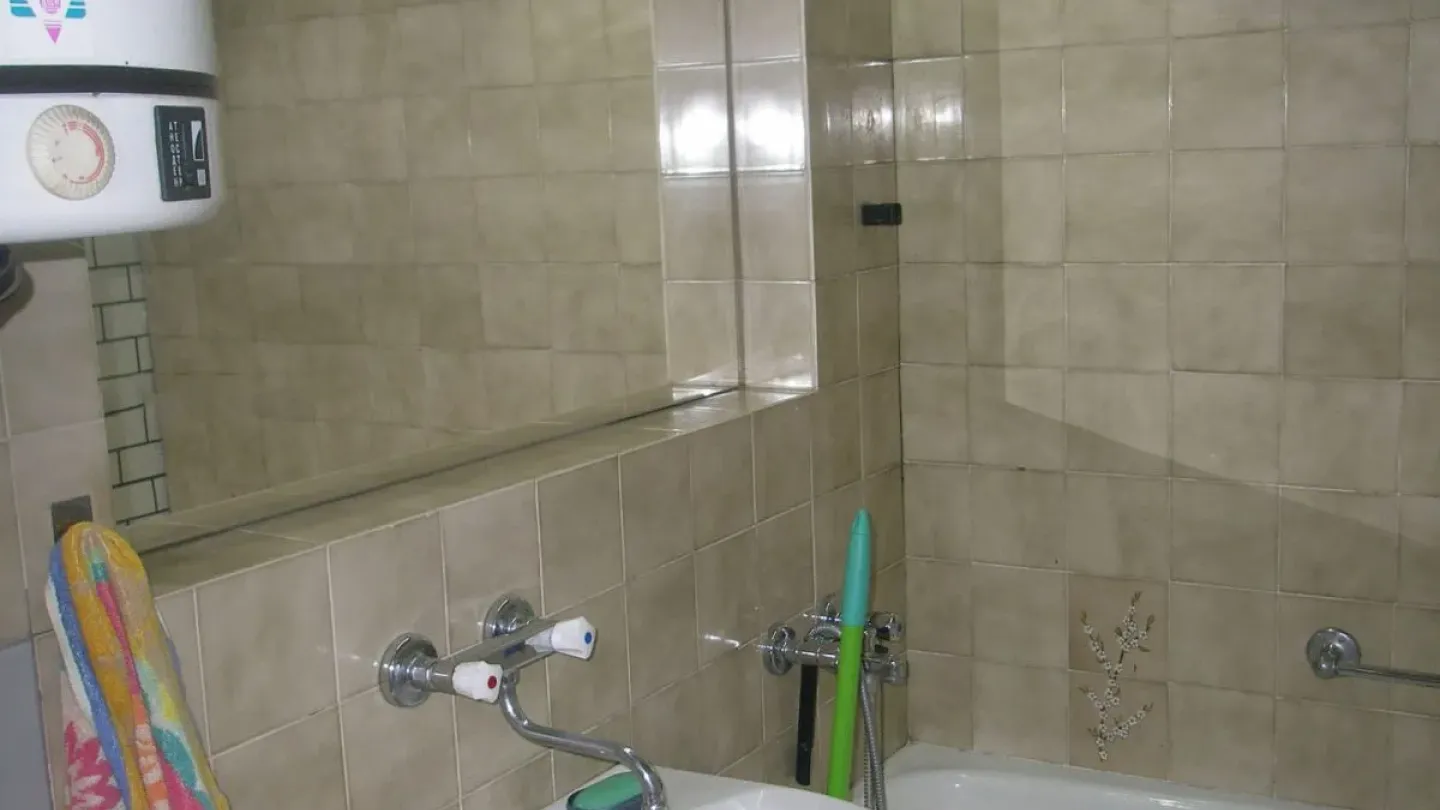 Spacious 3-Bedroom Apartment for Rent in Sofia's Geo Milev Area - Image 5