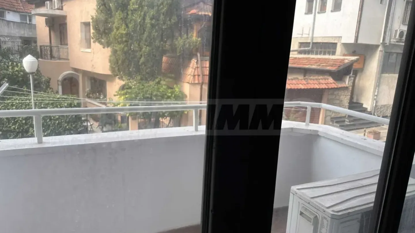 Spacious, Fully Furnished Apartment in Varna Center - Image 1