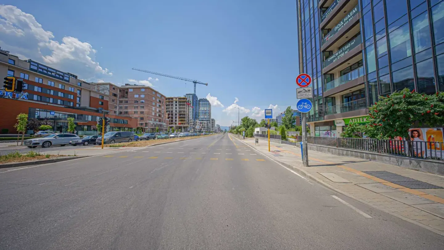Spacious 3-Bedroom Flat in Sofia's White Quarter - Image 3