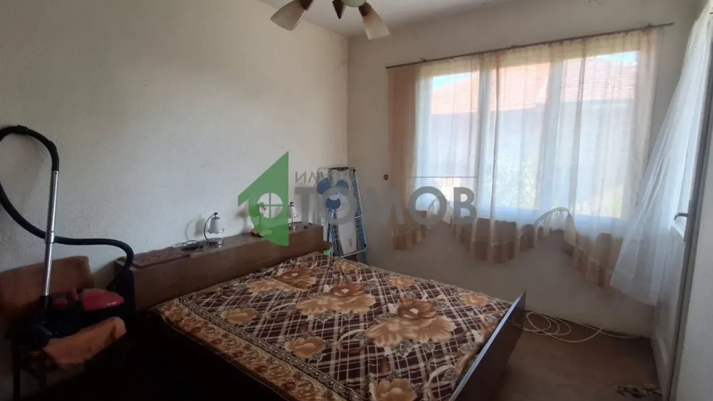 Spacious Two-Story House in Sunny Stara Zagora, Bulgaria - Image 2