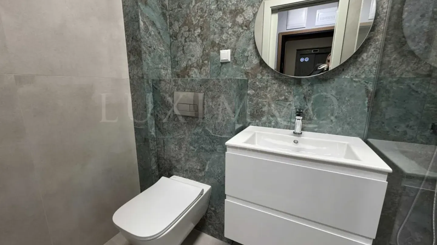 Stylish Studio Apartment with Sea Views in Varna's Greek Quarter - Image 3