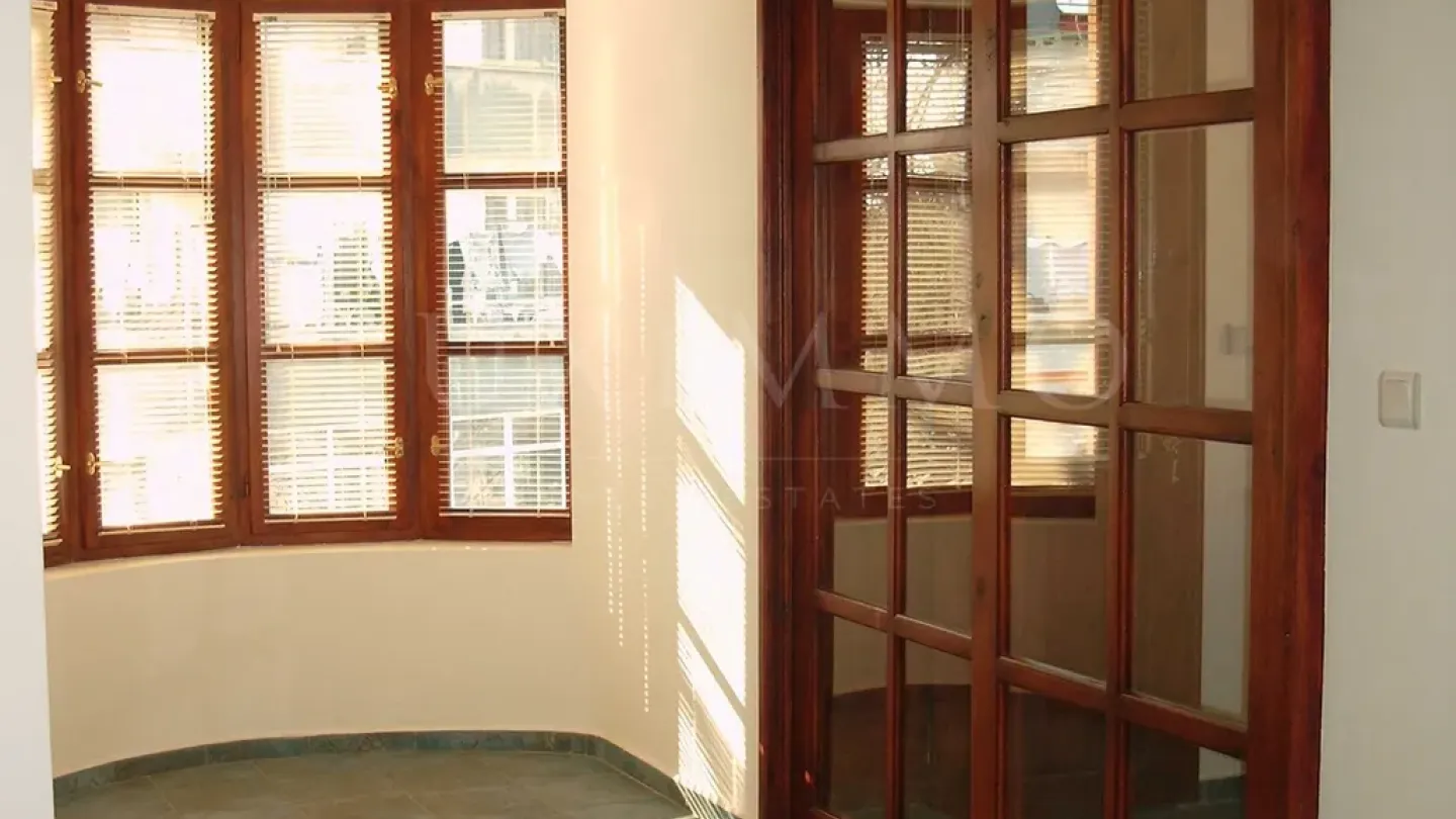 Spacious 5-Bedroom House in Central Plovdiv – Unique Investment Opportunity - Image 1