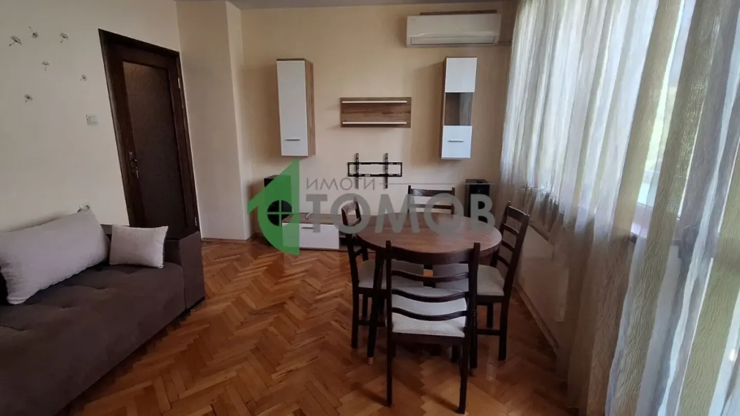 Spacious Three-Bedroom Apartment in Central Stara Zagora for Sale - Image 3