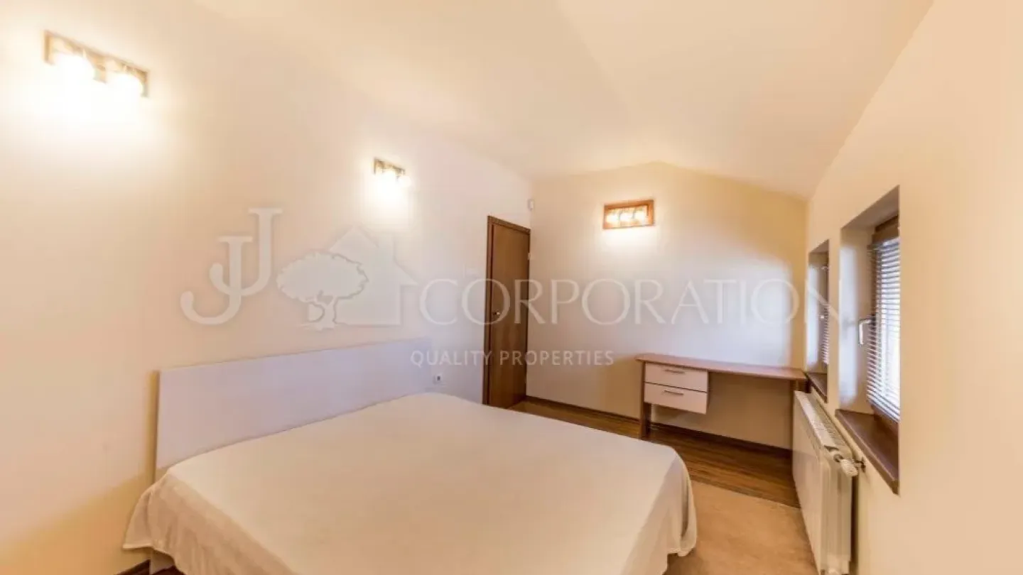 Spacious Three-Story House in Lager, Sofia - 220 sqm, Fully Furnished - Image 5