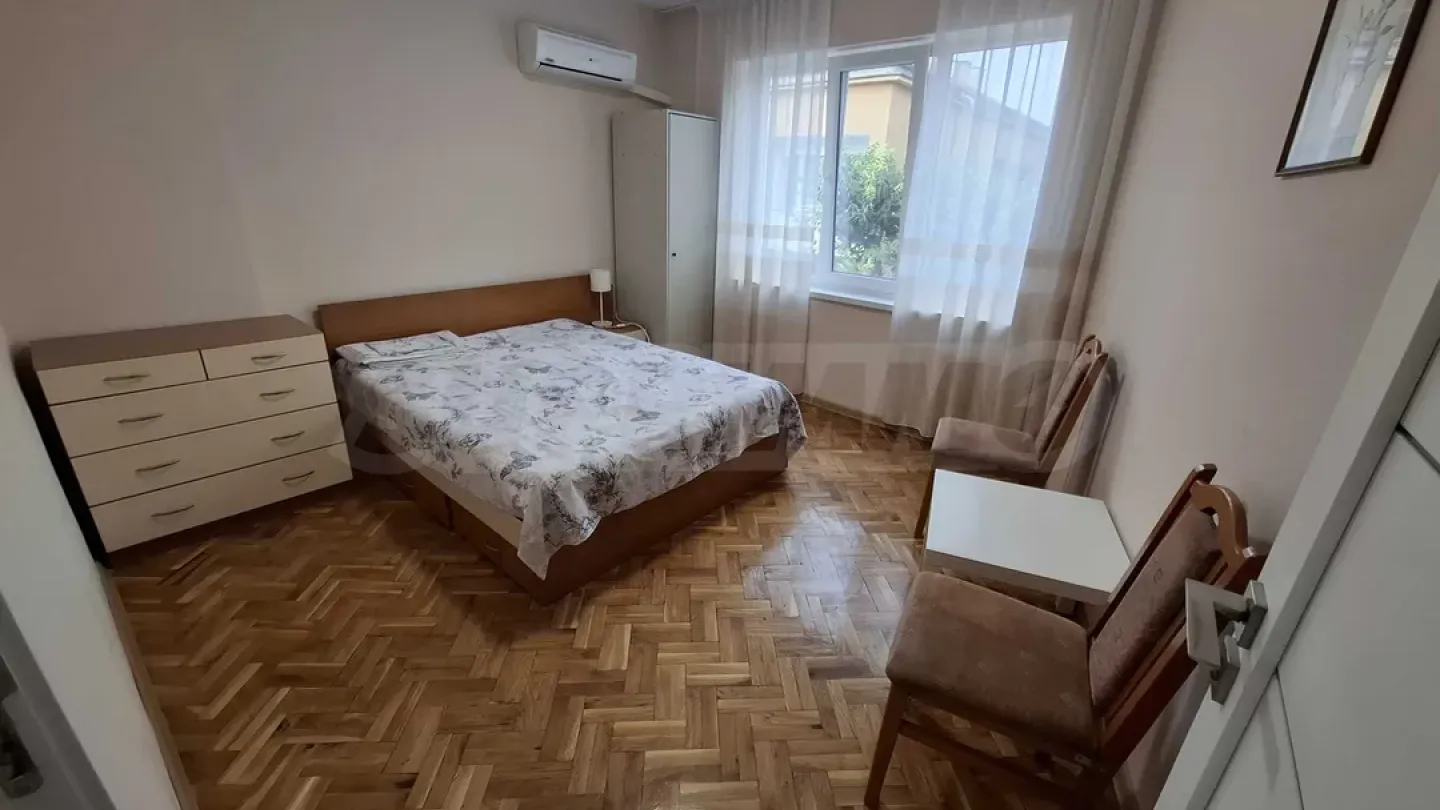 Bright 3-Bedroom Apartment in Varna's Greek Quarter - Fully Furnished - Image 4